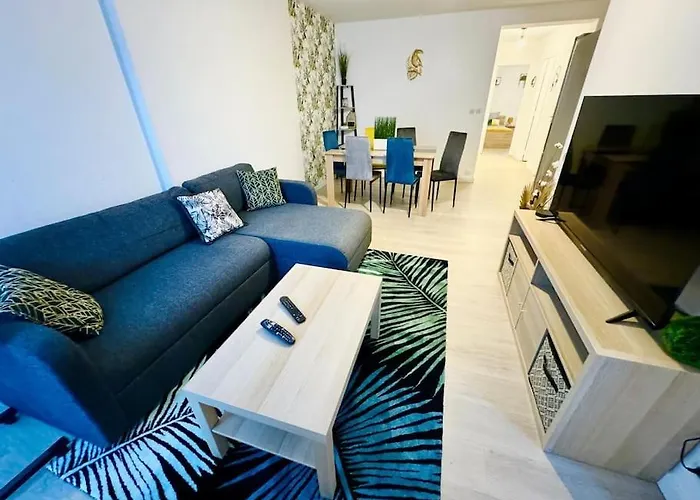 Appartement Confortable T4 équipé à - 200m Métro *