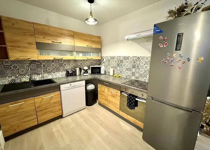 Confortable T4 équipé à - 200m Métro Appartement