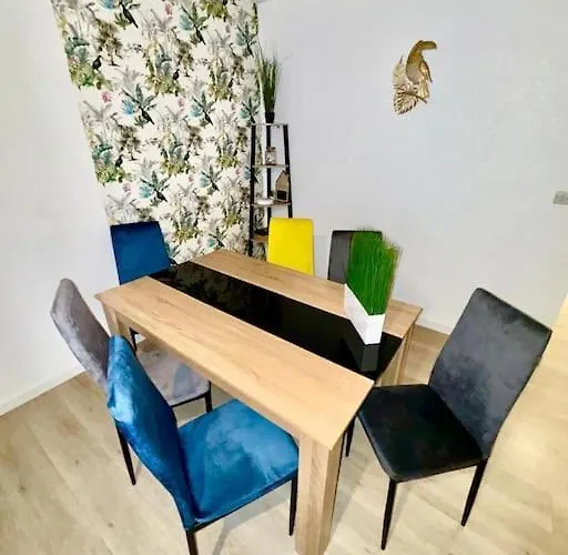 Confortable T4 équipé à - 200m Métro Appartement *