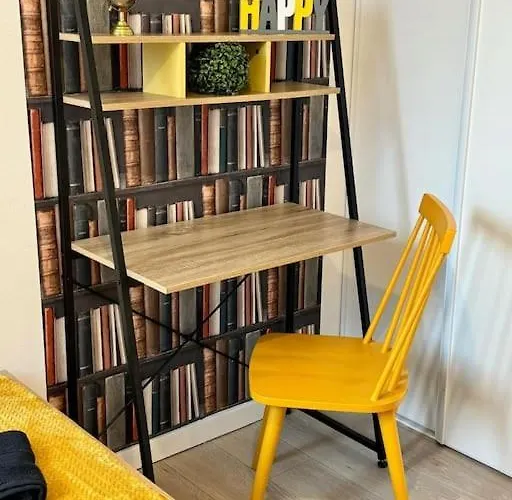 Appartement Confortable T4 équipé à - 200m Métro *