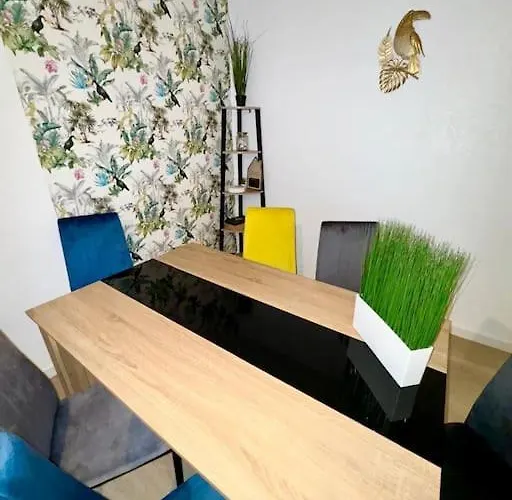 Appartement Confortable T4 équipé à - 200m Métro *