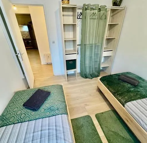 Appartement Confortable T4 équipé à - 200m Métro Roubaix